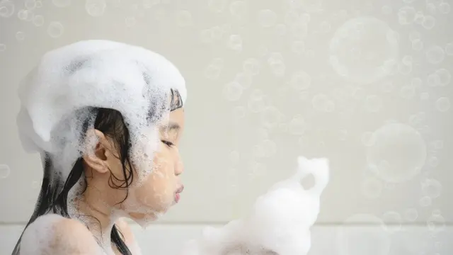 Pesta Busa Sabun Saat Mandi, Dijamin Si Kecil Happy
