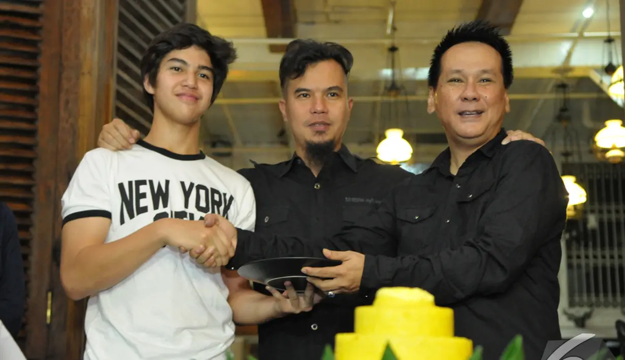 Acara syukuran film 'Kampung Zombie', di kediaman Ahmad Dhani di kawasan Pondok Indah, Jakarta Selatan, Senin (7/12/2014). (Liputan6.com/Panji Diksana) 