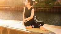 ilustrasi yoga | pexels.com/@max-nikhil-thimmayya-264069
