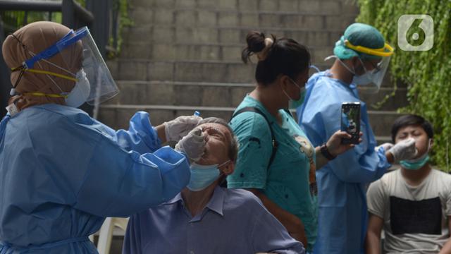 FOTO: Pengecekan Kesehatan Warga Taman Sari