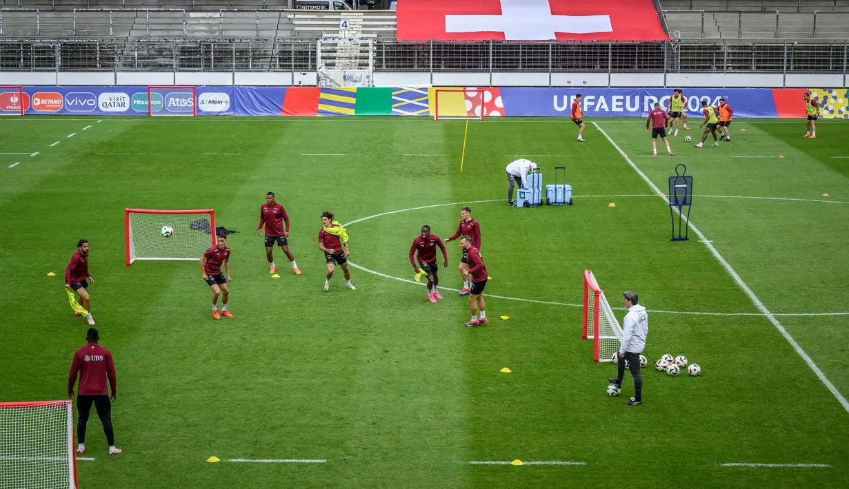 Oleh karena itu, Timnas Swiss akan berusaha menampilkan performa terbaik dalam laga tersebut. (Fabrice COFFRINI / AFP)