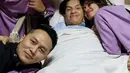 Sejak musibah di aksi Death Drop Demian, Edison Wardhana memang harus menjalani perawatan intensif di rumah sakit. Sebagai sahabat dan keluarga, Demian pun menjenguknya dan terus menyemangati Econ. (Instagram/edison_wardhana)