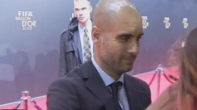 Pesepak Bola Dunia Bergaya Red Carpet Ballon D'Or