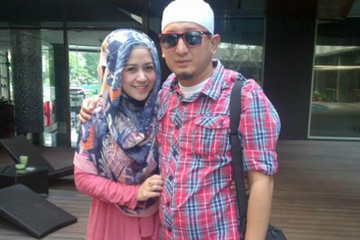 [Bintang] Ustaz Zacky Mirza dan Shinta Tanjung