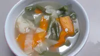 Sop ayam, salah satu makanan yang baik dimakan pada saat sakit flu.