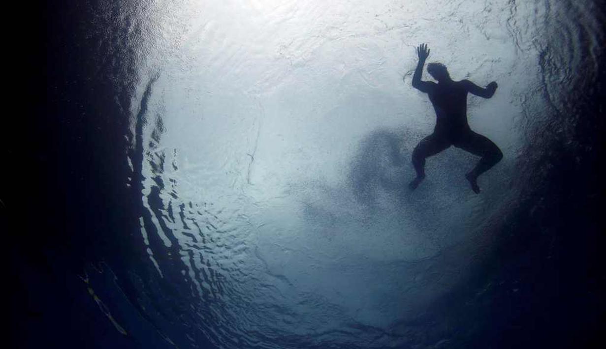 Seorang atlet AS beraksi saat latihan loncat indah jelang Olimpiade Rio 2016 di Olympic Park, Rio de Janeiro, Brasil, (3/8/2016). (Reuters/Stefan Wermuth)
