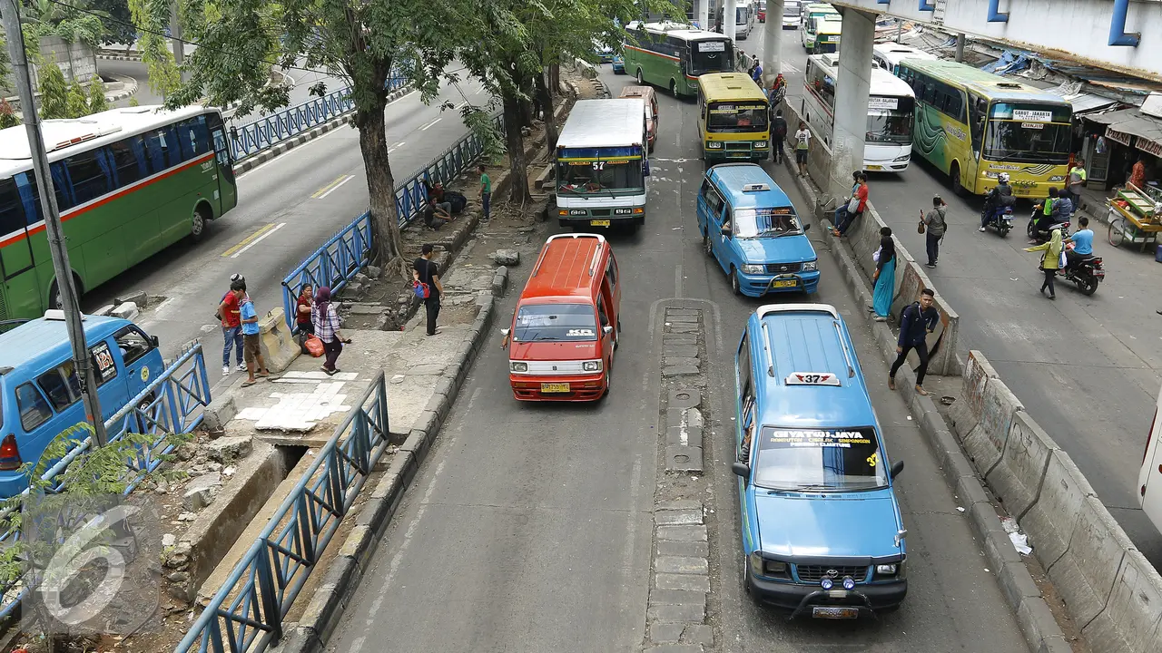 20151105-Terminal-Bus-Jakarta-Yoppy-Renato