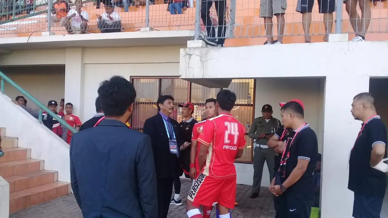 Persis Solo