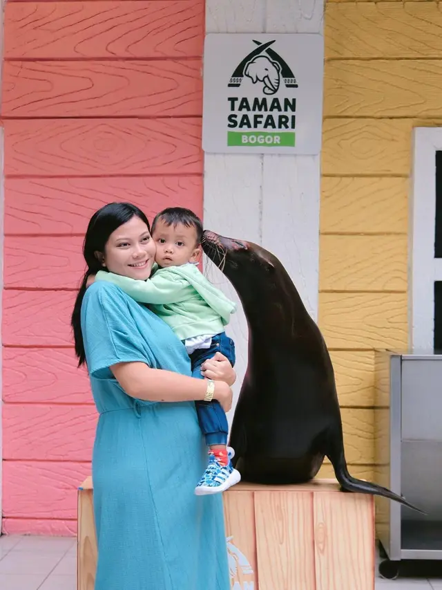 Potret Selebgram Hanum Mega Momong Anak Tanpa Suami