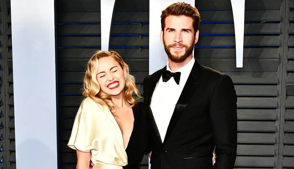 Usai bertunangan selama enam tahun, sebuah kabar mengatakan bahwa Miley Cyrus dan Liam Hemsworth akhirnya menikah. (instagram/mileycyrus)