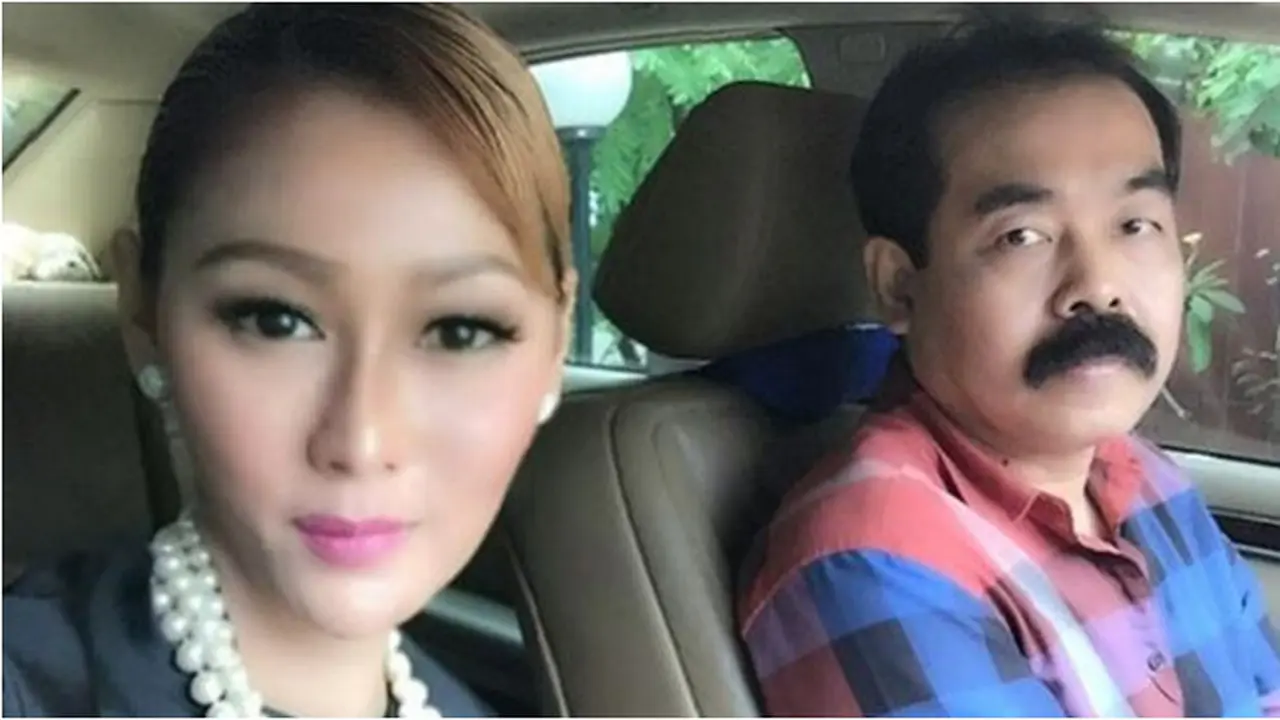 [Bintang] Inul Daratista dan Adam Suseno