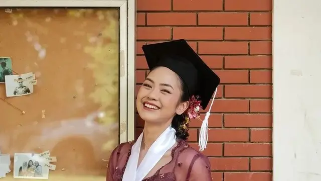 Inspirasi kebaya wisuda (credit: instagram/raniayamin)