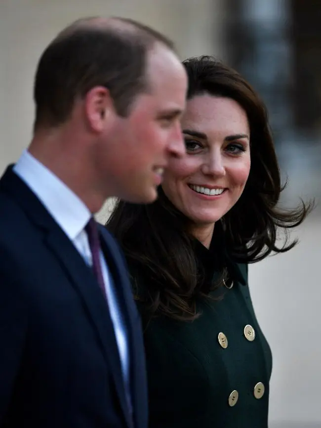 “Pada dasarnya waktu itu Kate dan dia (Pangeran William) pergi untuk liburan anak laki-lakinya, sebelum fokus pada bayi mereka,” ucap seorang sumber. (AFP/Bintang.com)