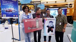 E-money co-brand Bank Banten ini merupakan kartu Mandiri e-Money yang dibalut dengan desain khusus serta terintegrasi dengan sistem perbankan Bank Mandiri sebagai alat pembayaran (e-money) serta pengganti uang tunai untuk pembayaran di merchant dan toko ritel yang bekerjasama dengan Bank Mandiri. (Liputan6.com/HO/Rizki)