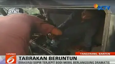 Proses evakuasi yang hanya menggunakan tali tambang membuat evakuasi berlangsung selama dua jam.