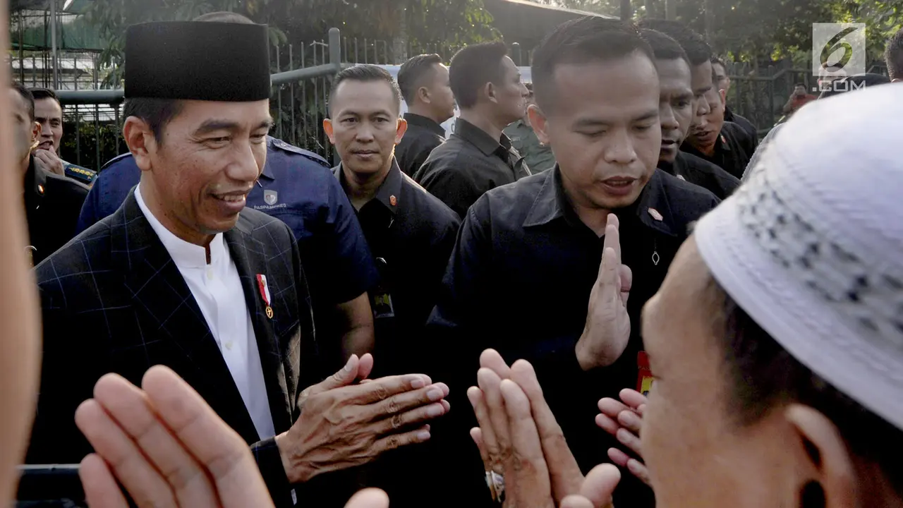 Usai Salat Id, Presiden Jokowi Silaturahmi Bersama Warga