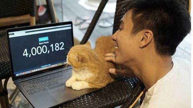 Baim Wong dan kucingnya. (dok.Instagram @baimwong/https://www.instagram.com/p/Bvve6G_HYoE/Henry