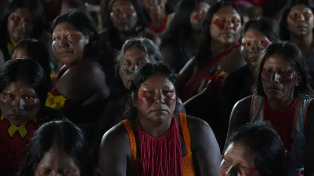 Potret Wanita Pribumi di Brasil saat Pertemuan Masyarakat Pertama