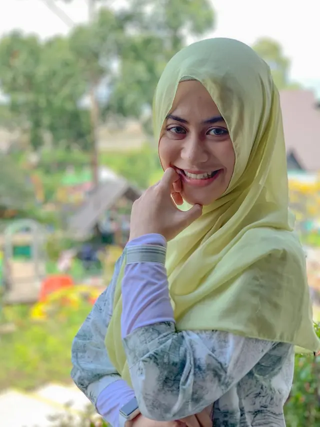 6 Gaya Betari Ayu Pakai Hijab Simpel Ini Curi Perhatian, Tetap Memesona