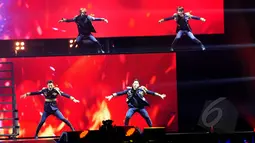 Para member Super Junior sukses menggebrak panggung di hadapan kurang lebih 8 ribu penonton dalam konser 'Super Show 6' di Indonesia Convention Exhibition (ICE), BSD, Tangerang, Minggu (3/5/2015). (Liputan6.com/Faisal R Syam)