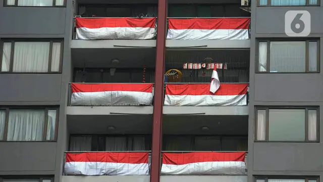 Bendera Merah Putih Hiasi Apartemen