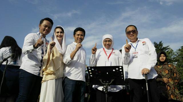 Pasangan Khofifah Indar Parawansa - Emil Dardak