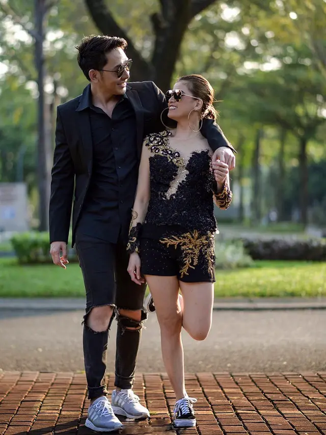 6 Potret Akrab Chika Jessica dan John Martin, Didoakan Berjodoh Oleh Netizen