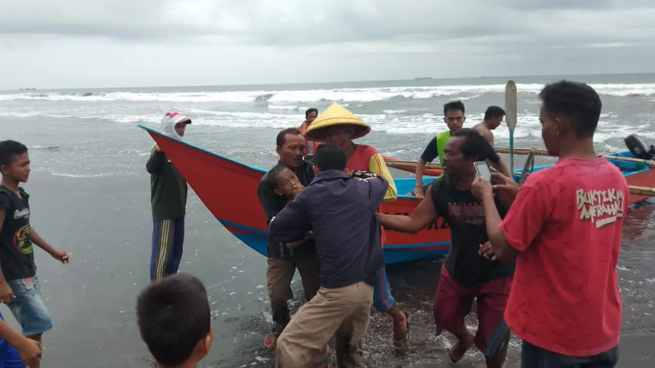 Bocah 10 tahun di Cilacap terseret ombak Laut Kidul atau pantai selatan cilacap, di Pantai Kemiren. (Foto: Liputan6.com/Basarnas/Muhamad Ridlo)