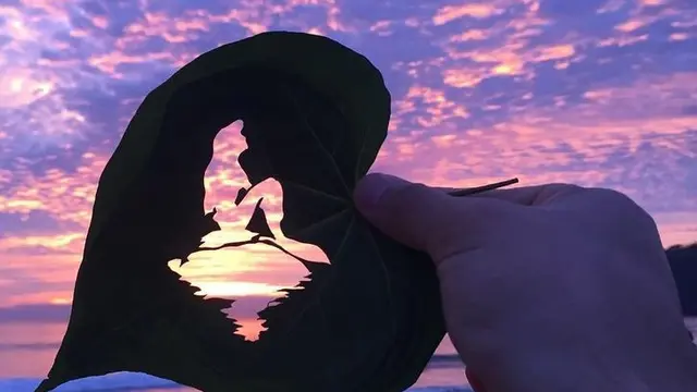 Seniman Ini Buat Adegan Ikonik di Daun dengan Teknik Kirigami, 7 Hasilnya Mengagumkan