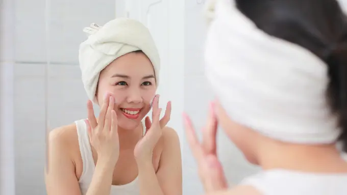 Lebaran Usai, Saatnya Skin Recovery! Ini Routine Malam untuk Perbaiki Skin Barrier Kamu