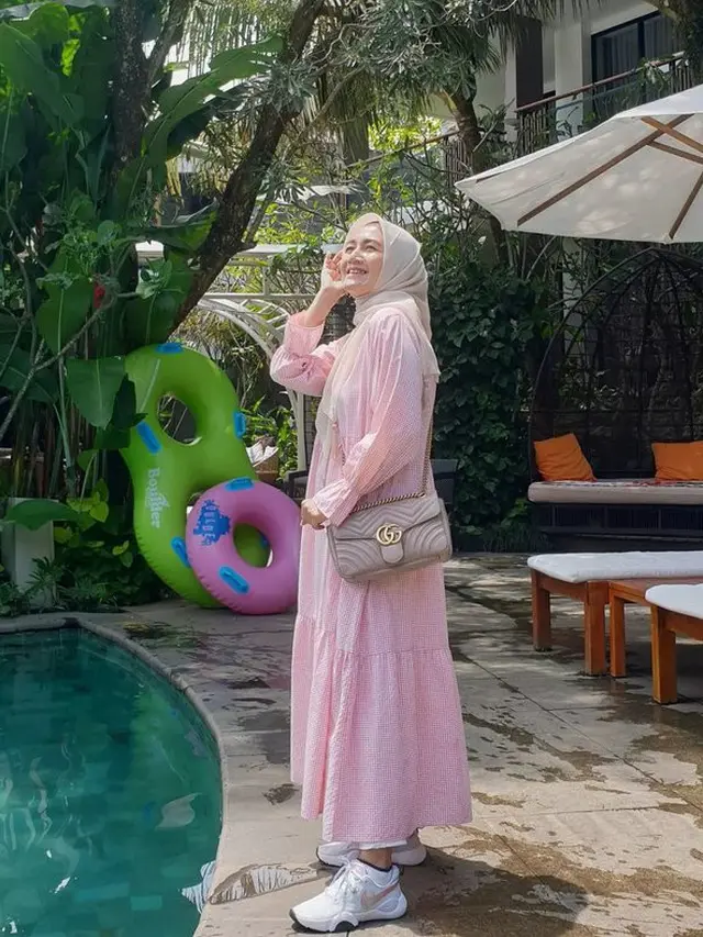 Nini Carlina (Instagram/ninicarlina_real)