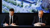 Xabi Alonso (kiri) saat diperkenalkan sebagai pelatih Real Madrid hari Senin (26/05/2025). (X/Real Madrid)