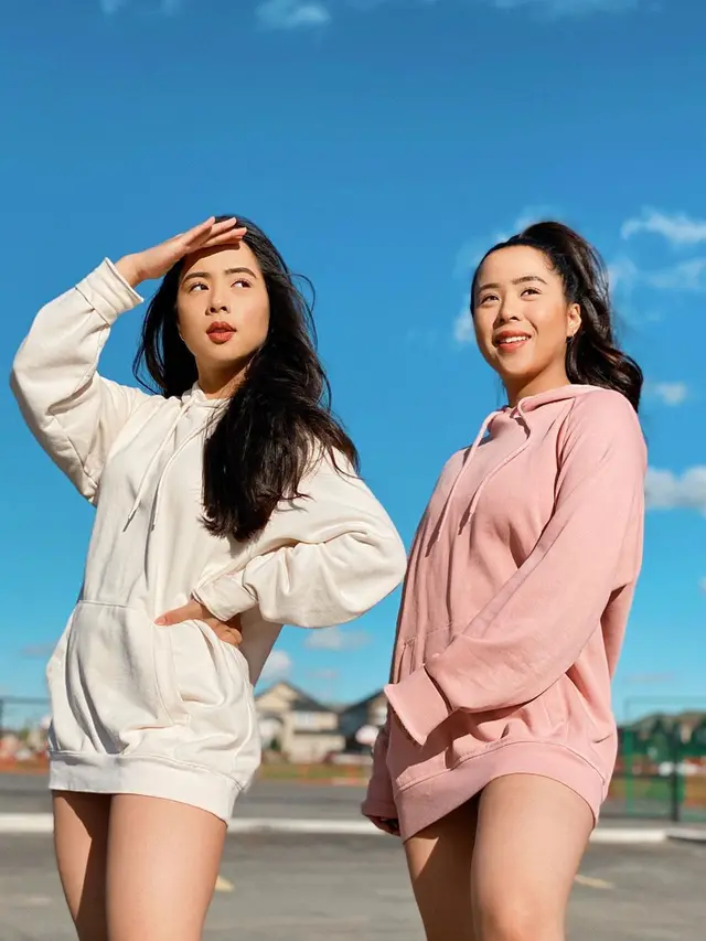 6 Pesona Samantha dan Madeleine, Kembar yang Viral di TikTok