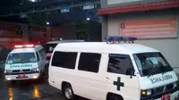 17 Ambulans menuju Pulau Nusakambangan jelang pelaksanaan eksekusi mati. (Liputan6.com/Aris Andrianto)