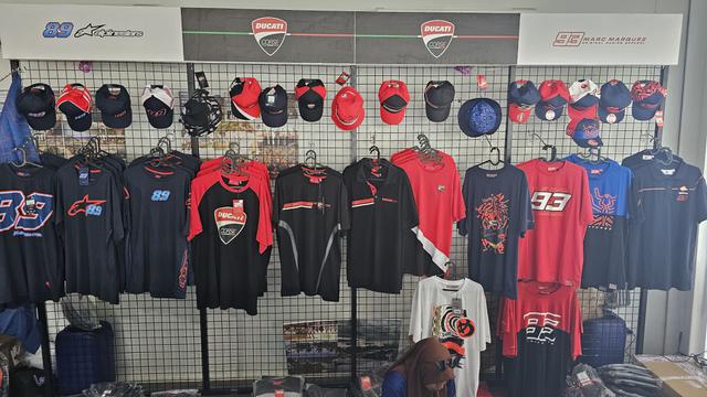Merchandise pembalap MotoGP di Sirkuit Mandalika