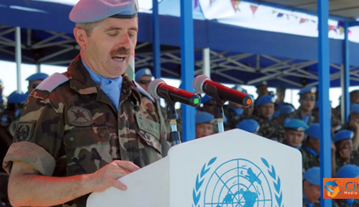 Citizen6, Lebanon: Bertindak selaku Inspektur Upacara (Irup), Komandan Sektor Timur UNIFIL Brig Gen Miguel Alcaniz Comas. Rangkaian upacara diawali dengan masuknya Irup, pengibaran bendera PBB, Lebanon dan Nepal. (Pengirim: Badarudin Bakri)