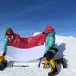 Deedee dan Hilda, dua srikandi penakluk gunung tertinggi dunia. (Foto: Dok. Dian Indah Carolina)