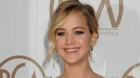Jennifer Lawrence berpose bugil