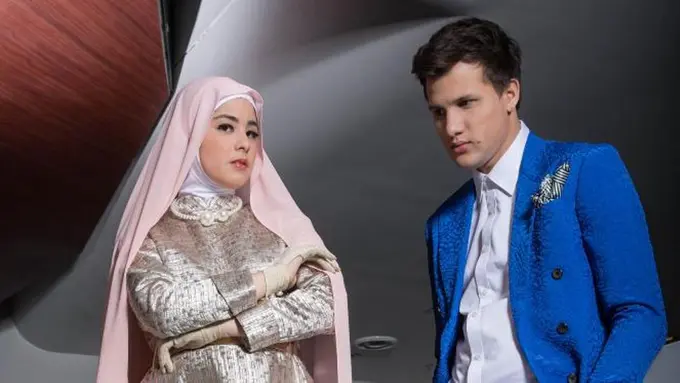 Intip Rahasia Keren Pre Wedding Glamour a la Risty - Stuart
