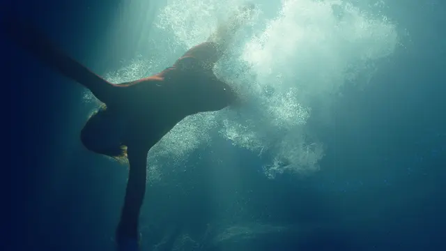 Adegan film Sea Fever. (Foto: Fantastic Films/ IMDB)
