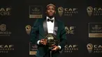 Pemain Nigeria, Victor Osimhen Victore Osimhen dinobatkan menjadi pemain terbaik Afrika 2023 oleh Konfederasi Sepak Bola Afrika (CAF) di Marrakesh, Maroko, Selasa 12 Desember 2023. (AFP/STR)