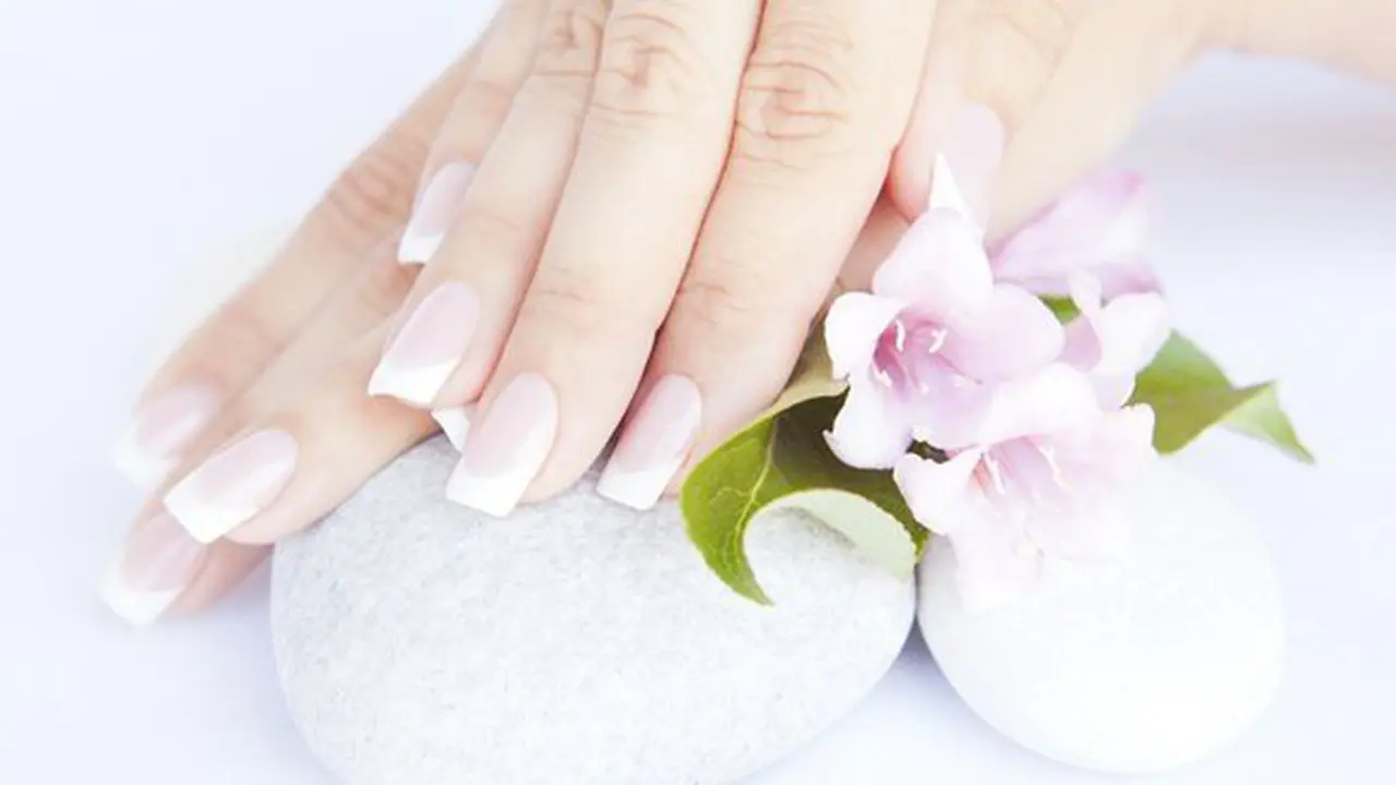 Kuku yang cantik akan menambah rasa pede/copyright: thinkstockphotos.com
