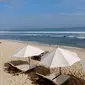 Anda bisa menikmati sarapan santai di Pantai Balangan dengan cara ini (Liputan6/Vinsensia Dianawanti)