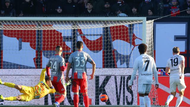 Rasmus Hojlund mencetak gol pertamanya di laga Cremonese vs Napoli di pekan ke-17 Liga Italia 2025/2026 di Stadio Giovanni Zini, Minggu (28/12/2025).