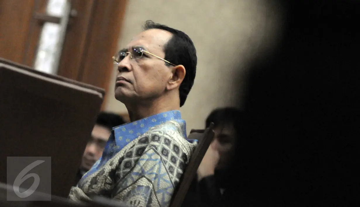 Sidang tuntutan perkara dugaan korupsi penyelenggaraan haji di Kemenag tahun 2011-2013 dengan terdakwa Suryadharma Ali (SDA) di Gedung Tipikor, Jakarta, Rabu (23/12/2015) SDA dituntut 11 tahun denda 750 juta subsider 6 bulan. (Liputan6.com/Helmi Afandi)