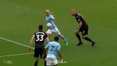 Manchester City berpesta gol ke gawang Swansea City meski sudah memastikan gelar juara Liga Inggris dengan skor 5-0, Minggu (22/4). Raheem Sterling menjadi bintang di babak pertama lewat assist nya untuk gol David Silva di menit ke-12, serta mencetak...