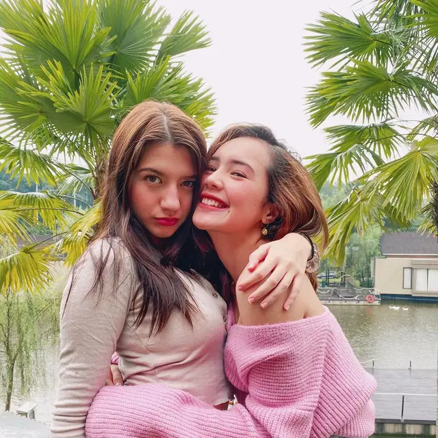 6 Potret Persahabatan Beby Tsabina dan Cassandra Lee, Bak Kakak Adik
