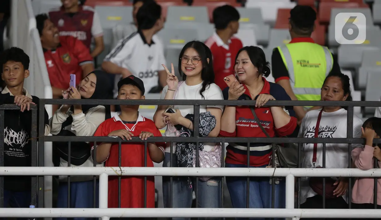Pada laga itu Oxford United menang telak atas Liga Indonesia All Star dengan skor 6-3. (Liputan6.com/Helmi Fithriansyah)