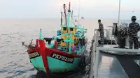 Kapal malaysia ditangkap di selat malaka. ©2019 Merdeka.com/istimewa