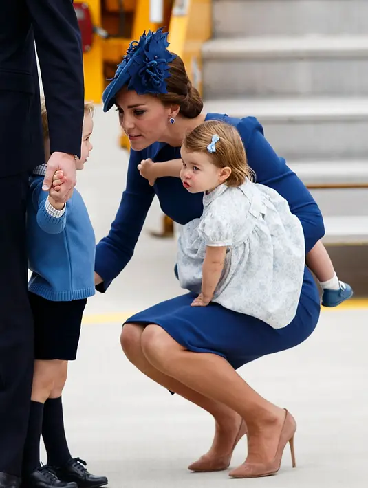 Malam romantis untuk Kate dan William bukan untuk kedua buah hati mereka, pasalnya saat itu Pangeran George dan Putri Charlotte menginap di Government House di Victoria bersam pengasuhnya. (AFP/Bintang.com)